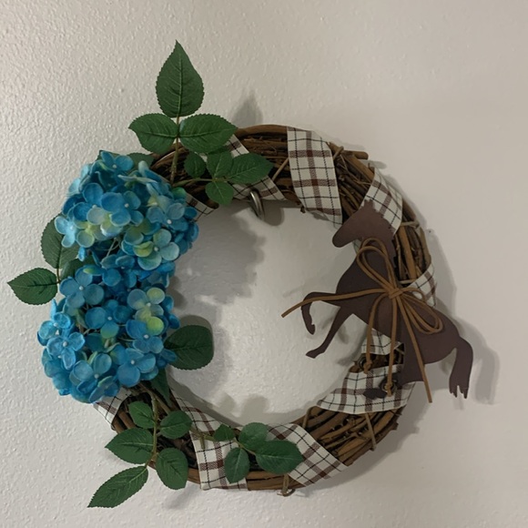Handmade Horse Wreath With Blue Hydrangeas Flowers Approximately 16 inches New - Picture 4 of 5